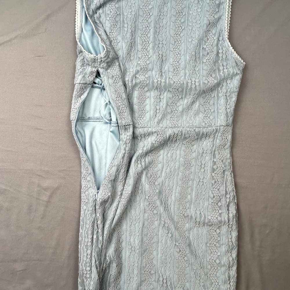 Bailey Rose Light Blue Lace Mini Dress V-Neck Hook & Eye Slit Size L - Picture 11 of 12